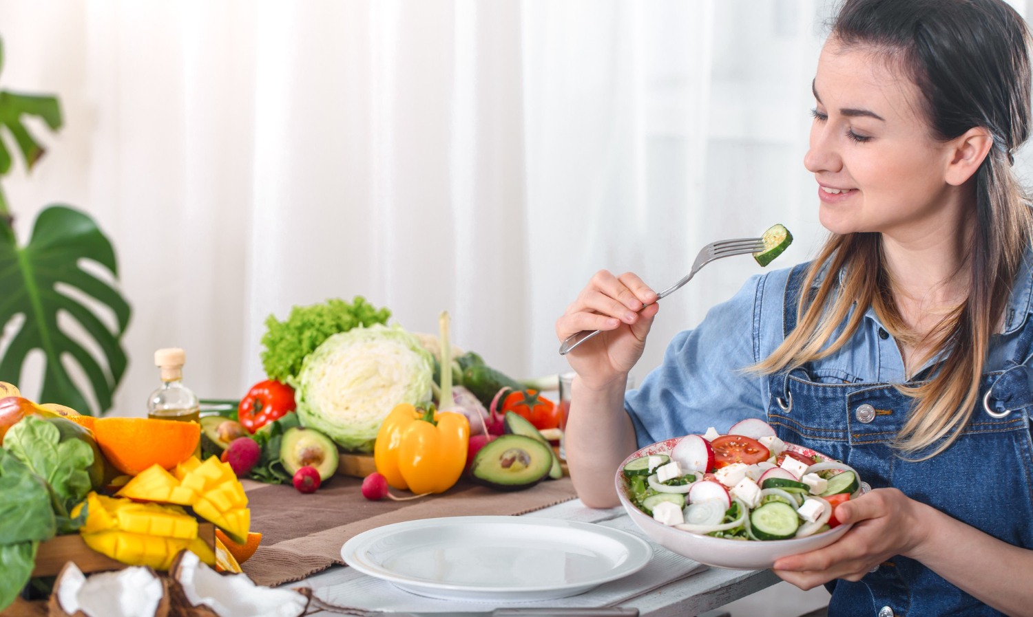 Healthy meal showing best foods for weight loss for natural fat burning
