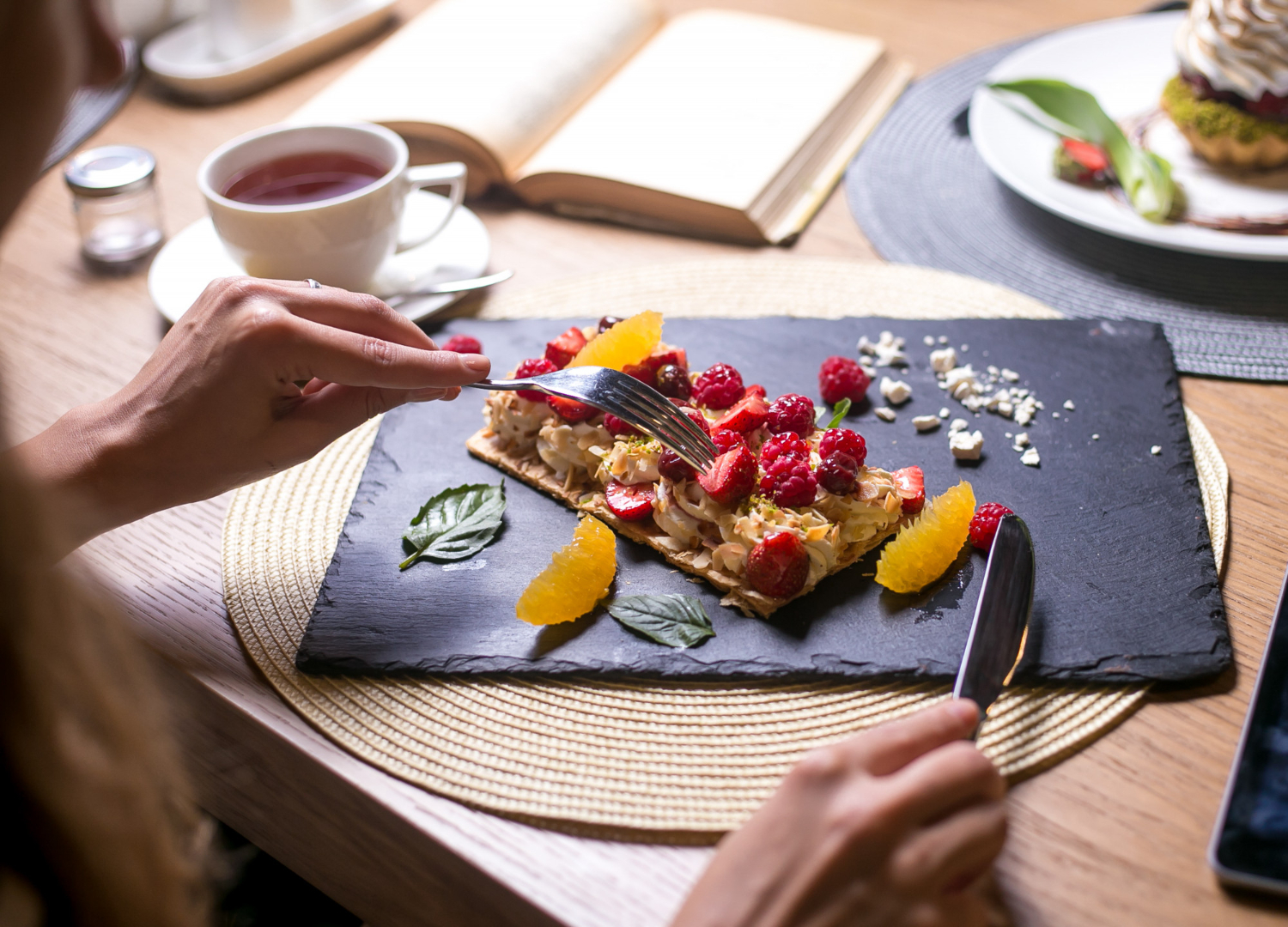 Top healthy brunch ideas arranged for a weekend meal.