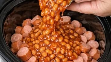 Slow Cooker Beanie Weenies