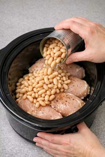 Slow Cooker White Chicken Chili