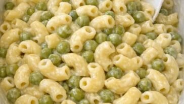 Slow Cooker Creamy Pea Macaroni