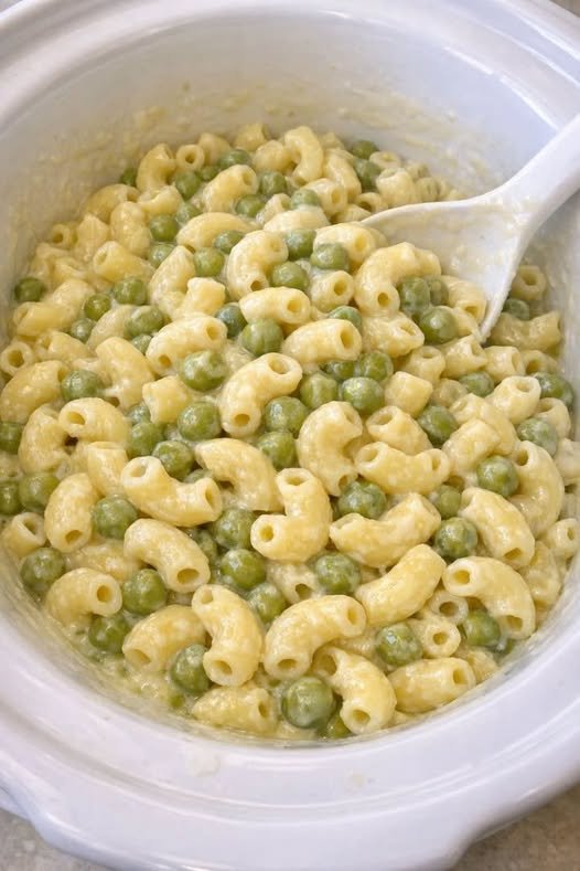 Slow Cooker Creamy Pea Macaroni
